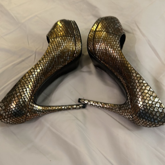 Giuseppe Zanotti Metallic Gold Python Embossed Leather Peep Toe Platform 39.5 - Picture 10 of 10